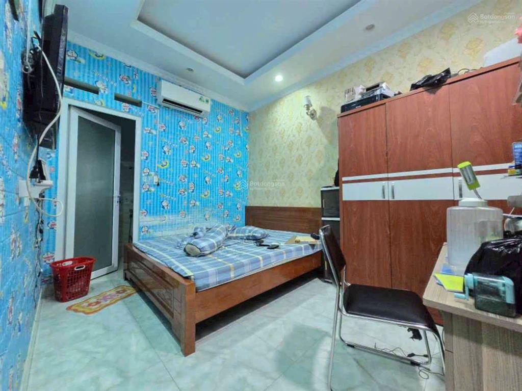 Gần 7 tỷ giờ chỉ còn 5.95tỷ. nhà 3 tầng btct + sân thượng hẻm xe hơi  ngay chợ hiệp bình.