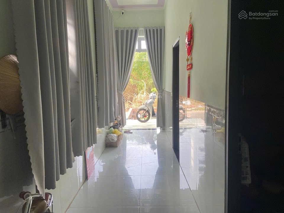 Nhà riêng đẹp xuất sắc tại trung hòa, 740tr, 96,4m2, 2pn, 1wc