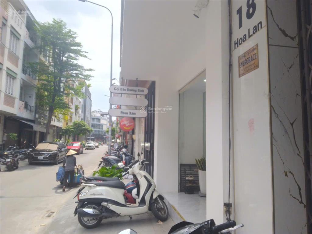 Nhà phố cao cấp trung tâm khu đường hoa, quận phú nhuận nay là p. cầu kiệu tphcm
