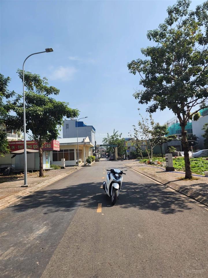 Chủ cần bán gấp lô đất đối diện shingmark mtđ ql51 dân cư đông đúc ngay kcn, trường đh