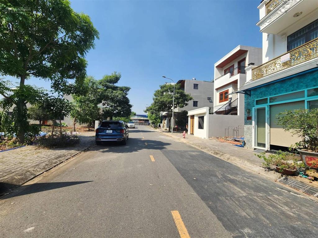 Chủ cần bán gấp lô đất đối diện shingmark mtđ ql51 dân cư đông đúc ngay kcn, trường đh