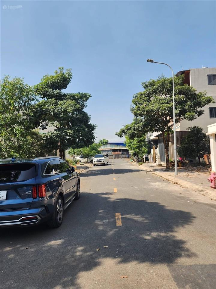 Chủ cần bán gấp lô đất đối diện shingmark mtđ ql51 dân cư đông đúc ngay kcn, trường đh