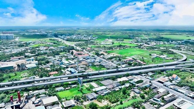 Hiếm có 1 lô ngay the solia 90m2, giá 1,65 tỷ đường tl830, gần ngay các cụm kcn, sổ riêng từng nền