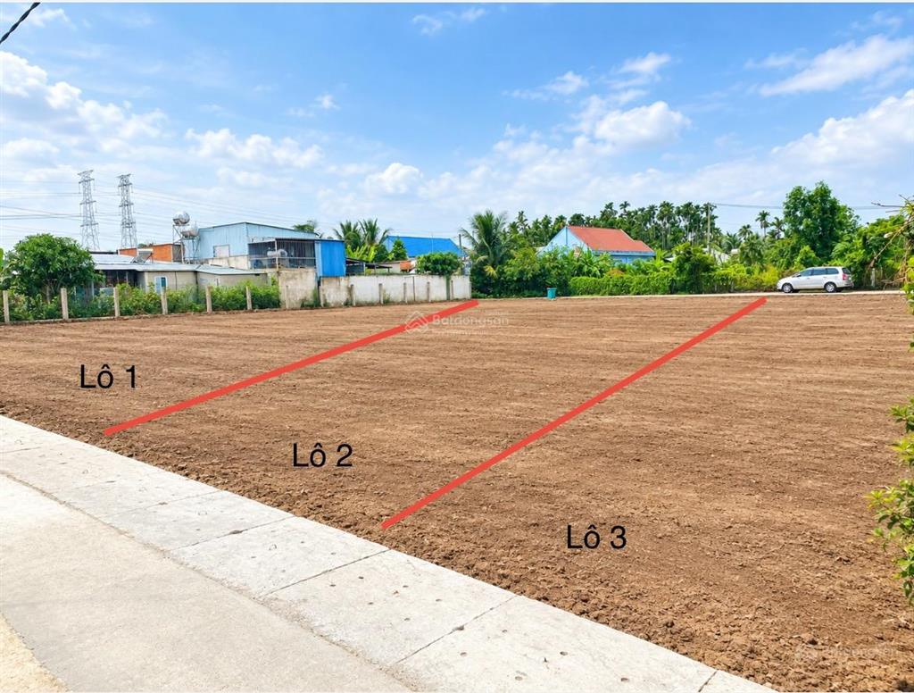 Giảm 300 triệu, 1/hùng vương  phước an  nhơn trạch, lô 102m2 full thổ 1tỷ75 tl, sổ sẵn sang tên