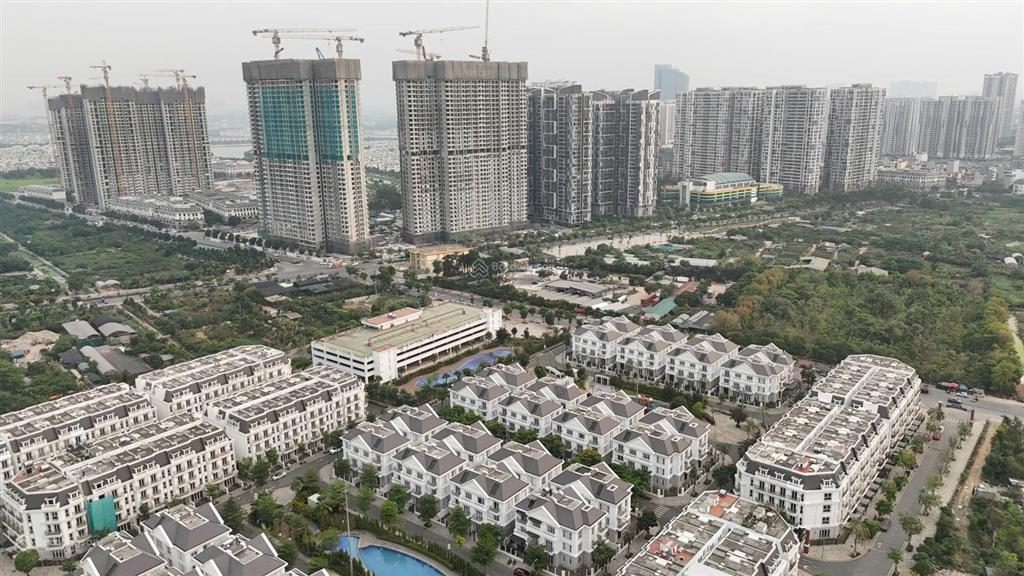 Bán bt siêu vip view bể bơi, sổ đỏ sẵn, 222.8m2, 60 tỷ, eurowindow twin parks