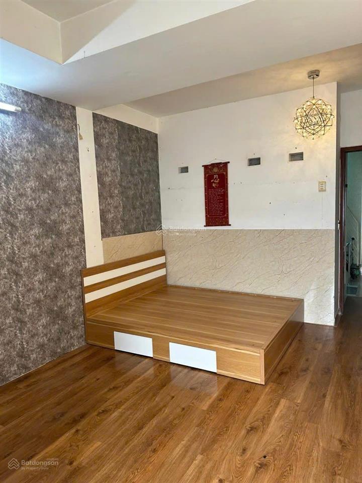 Cho thuê nhà nguyên căn rạch bùng binh p.9 quận 3 . 4mx11m / 5 tầng