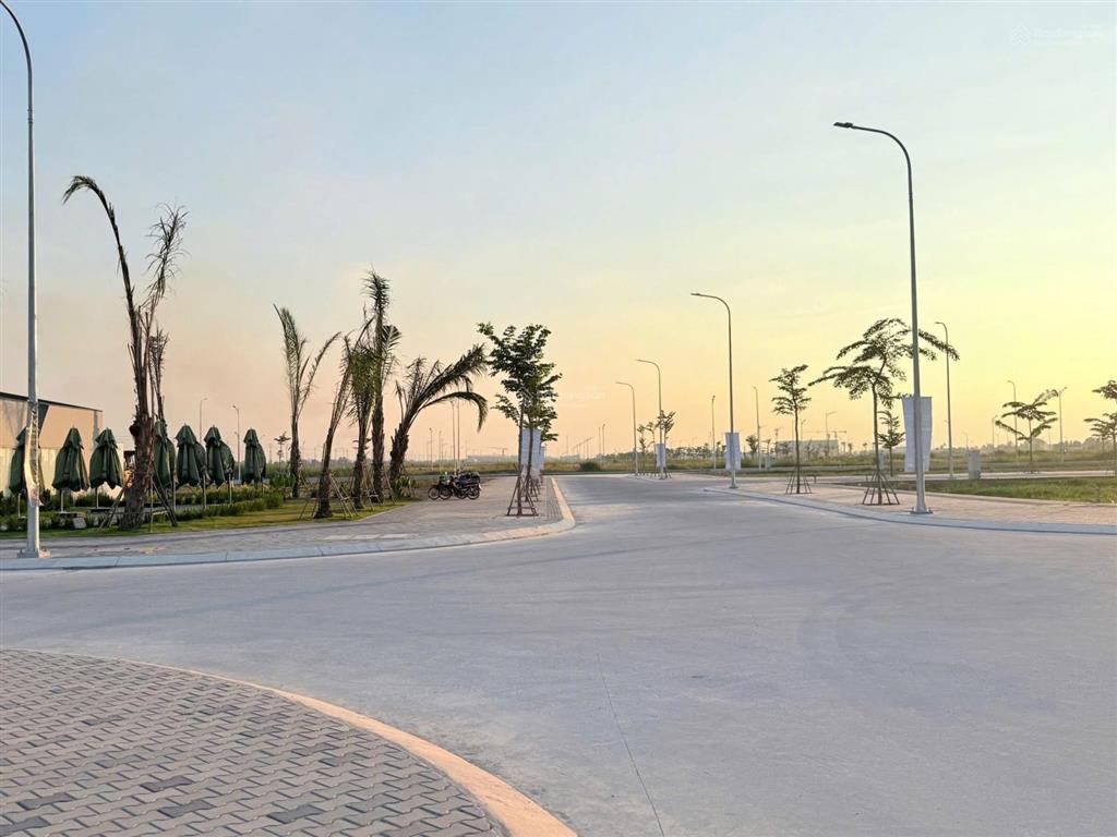 Bán lô đất bình chánh 90m2 ngay tt hành chính bình chánh, sổ hồng riêng, giá 23tr/m2