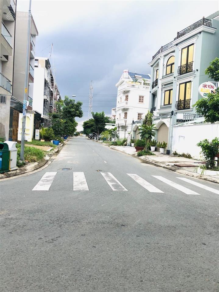 Chủ cần bán gấp lô 95m2 ngay kdc phạm văn hai giáp đường tl10 dân cư đông kinh doanh tốt. giá 3tỷ2