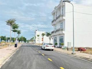Chủ cần tiền bán gấp nền ở khu đô thị bắc sài gòn  gần kcn vsip 75m2 giá 1tỷ5shr.