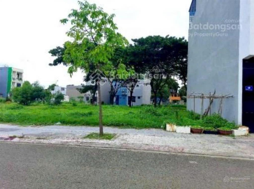Chủ cần tiền bán gấp lô đất ở khu dân cư 68 90m2  mặt tiền đường hoàng phan thái giá 2tỷ4  shr