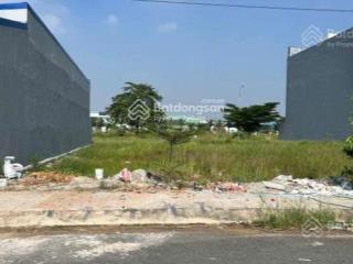 Chủ cần tiền bán gấp nền đất ở khu đô thị e city 90m2 giá 1,6tỷ ngay mặt tiền dt830 và dt834shr.