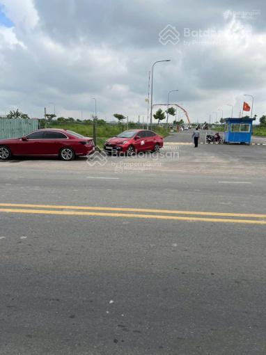 Chủ cần tiền bán gấp lô đất ở khu đô thị đông bình dương 90m2 giá 1 tỷ 4, nằm mặt tiền đường ntmk.