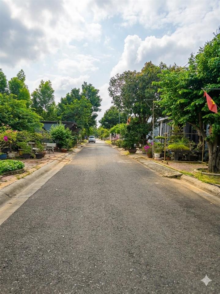 Chủ cần tiền bán gấp nền ở ata center point 95m2 giá 2,4 tỷ di chuyển nhanh đến sblt và cụm kcn.
