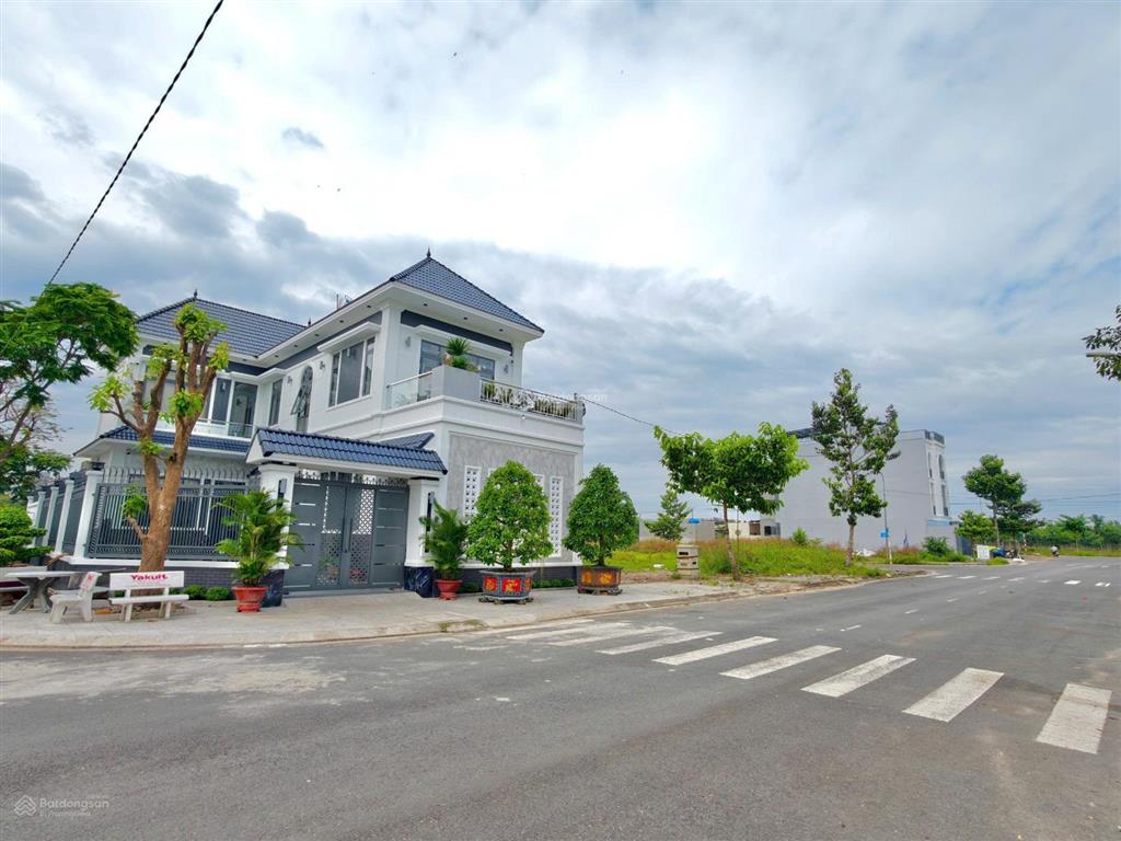 Chủ cần tiền bán gấp lô đất nằm ngay tthc đồng nai mặt tiền ql1a 95m2giá 2,2tỷ kết nối sblt 15p.