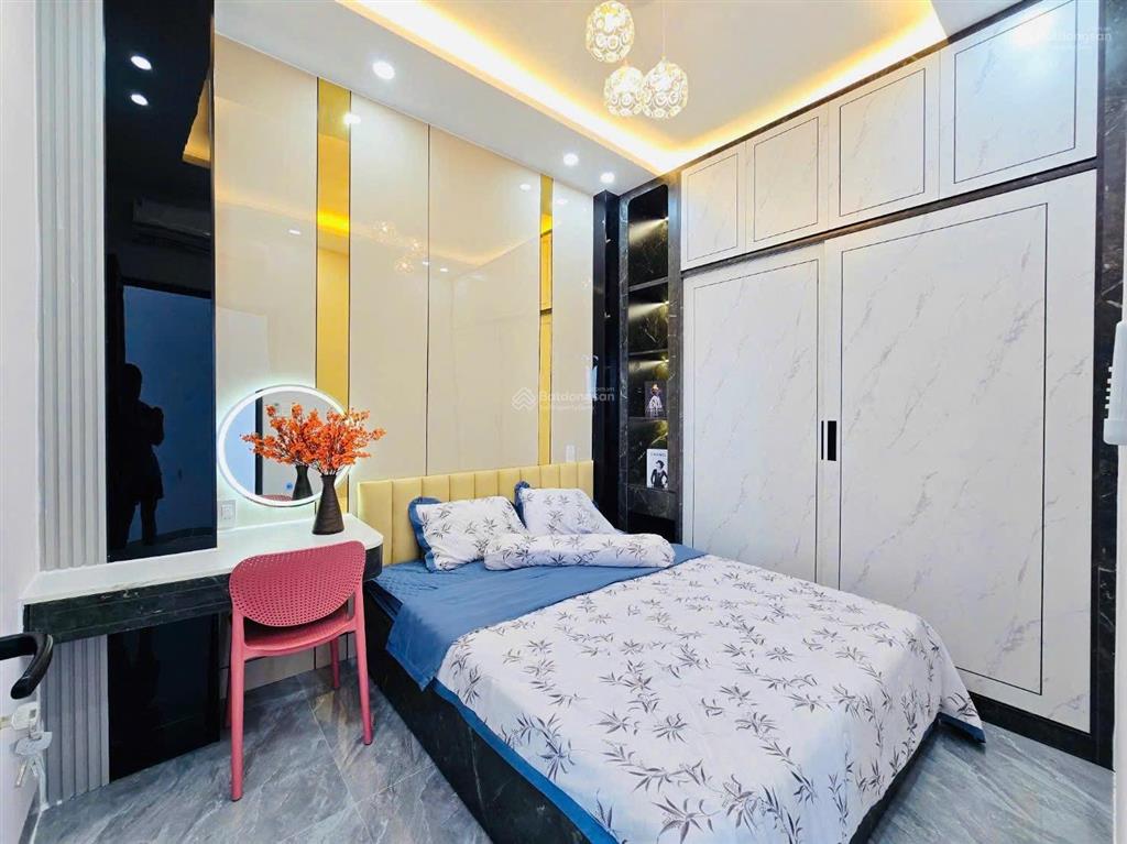 Nhà 3 tầng góc 2 mặt tiền. nội thất thiết kế hiện đại. 12ty45 làm việc trực tiếp chủ