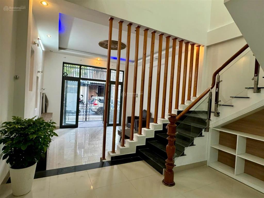 8ty9 sở hữu nhà 2 tầng mặt tiền đường 7m5. sơn trà. thiện chí cho làm việc trực tiếp chủ.