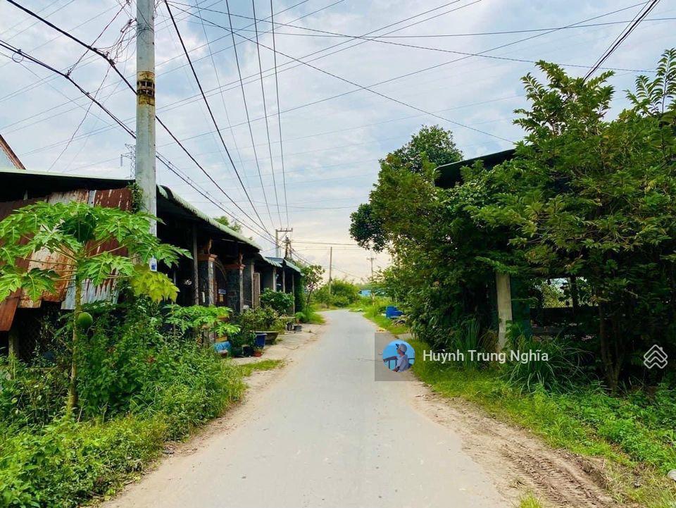 Bán gấp miếng đất (7x18m) giá 1 tỷ 380 đường hồ văn tắng xã tân phú trung ngay vinhome củ chi