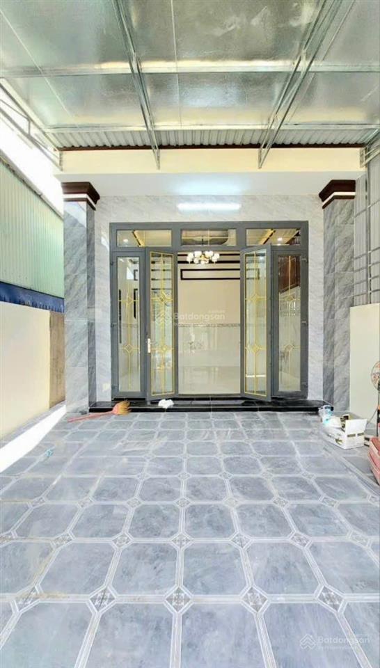 Cần bán gâp nhà, xã qui đức , hưng long , hcm