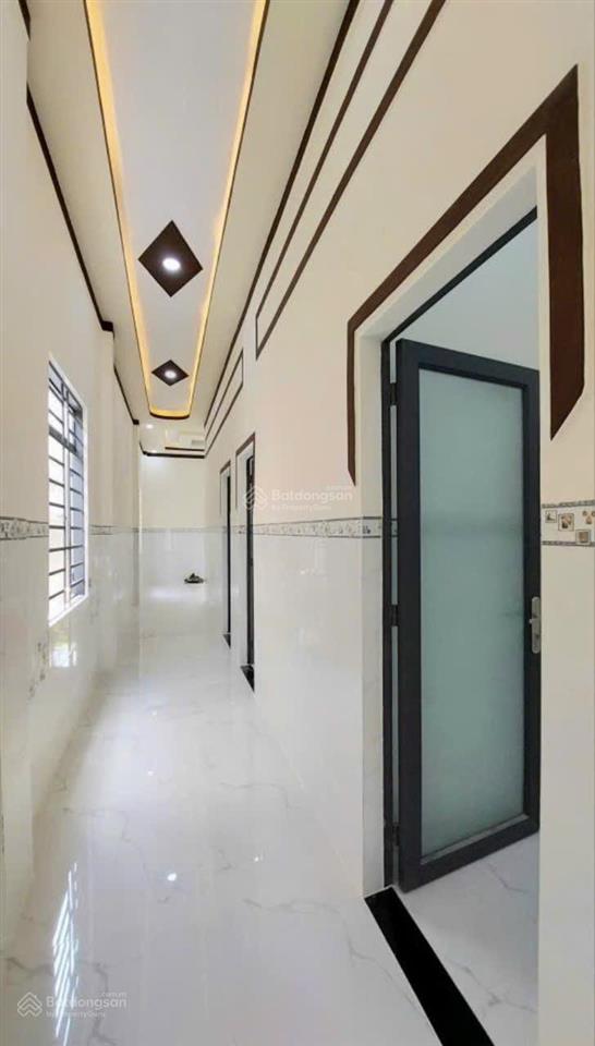 Cần bán gâp nhà, xã qui đức , hưng long , hcm