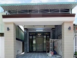 Cần bán gâp nhà, xã qui đức , hưng long , hcm