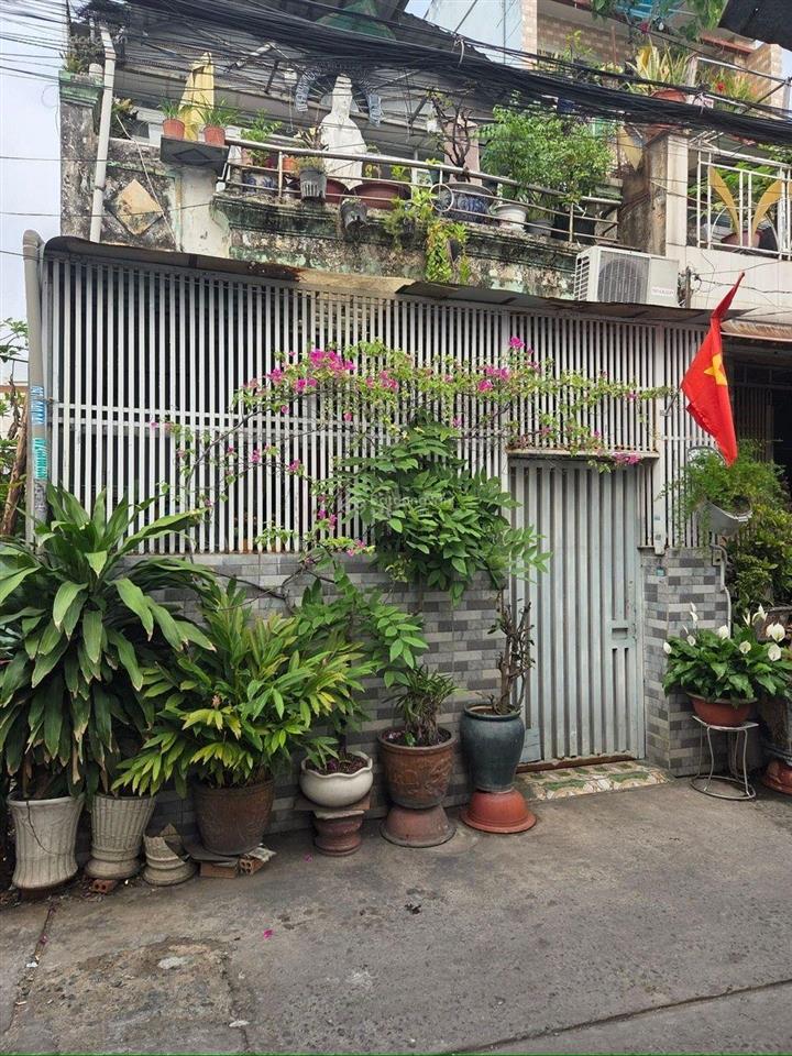 Nhà 2 tần 5,5 ty sát tên lưa , hem xe hơi cách 40 mét ra hem xe tải (4,5 x16,5) 0918 394 ***