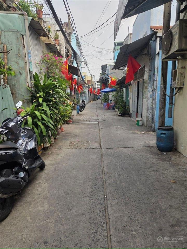 Nhà 2 tần 5,5 ty sát tên lưa , hem xe hơi cách 40 mét ra hem xe tải (4,5 x16,5) 0918 394 ***