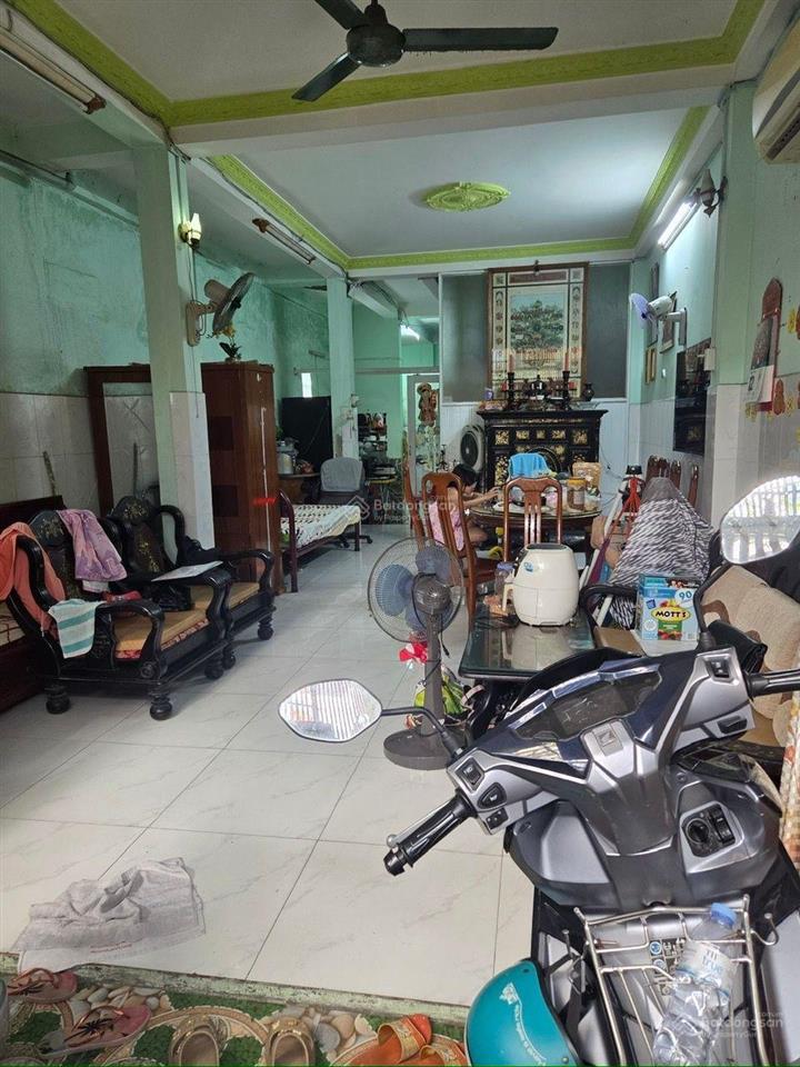 Nhà 2 tần 5,5 ty sát tên lưa , hem xe hơi cách 40 mét ra hem xe tải (4,5 x16,5) 0918 394 ***