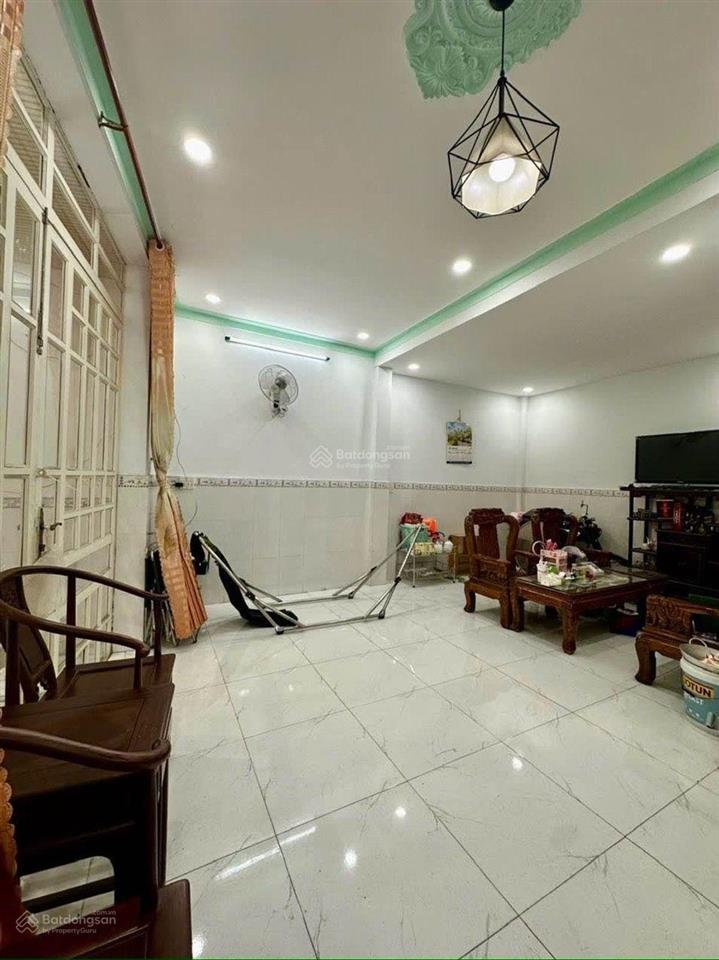 Nhà tên lửa  sát măt tiền đường  kế bên quạn 6 ngang khủng 7,2 chỉ 5 tỷ nhỉnh 0918 394 ***