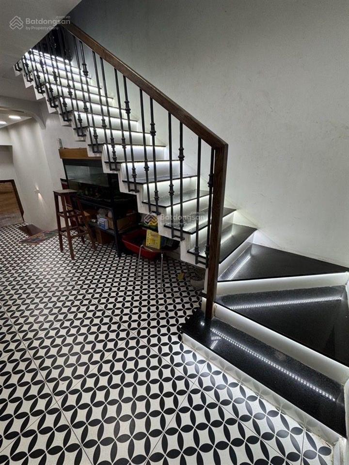 Nhà 5 tần mới xây ngang 5 hương lộ 2  4 xã (dt 60m) hẻm xe hơi thông , xe hơi ngủ đc trong nhà 7đ