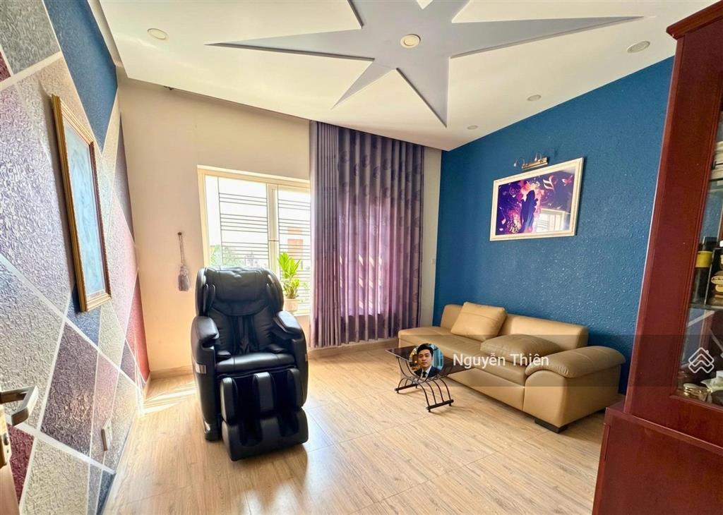 Cho thuê nhà mới nguyên căn  4 tầng  đặng thùy trâm, ngay cổng đh văn lang  giá 25tr/tháng