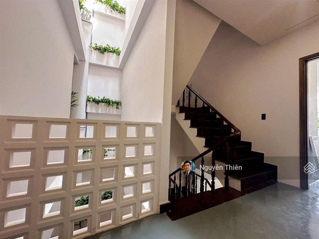 Ngang 7m đẳng cấp nhà phố  gần bà chiểu  hxh lê quang định, nội thất xịn  xe hơi ngủ 2 chiếc