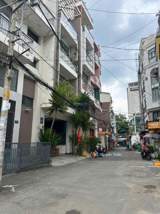 Ngang 7m đẳng cấp nhà phố  gần bà chiểu  hxh lê quang định, nội thất xịn  xe hơi ngủ 2 chiếc