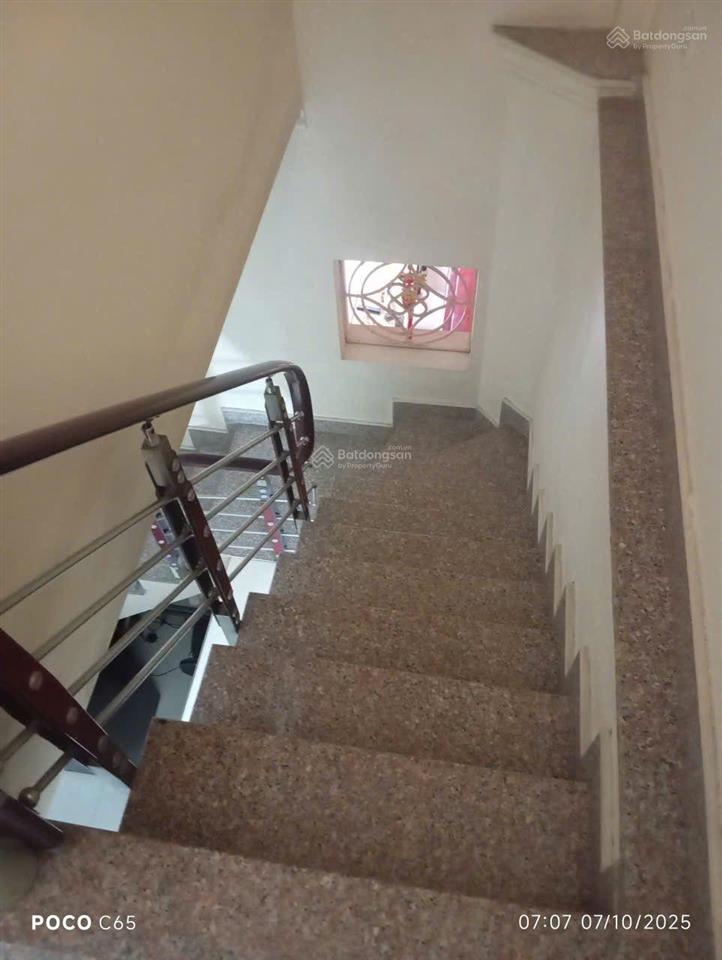 Nhà 2 tầng diện tích sàn 70m2, ngõ 2 chợ hàng