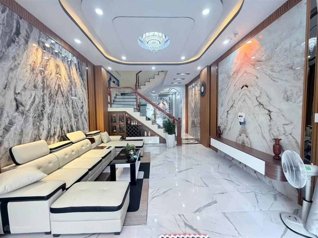 Nhà phố 2 lầu 4,5x17m mặt tiền đường nhựa nhánh lê thị hà gần chợ hóc môn