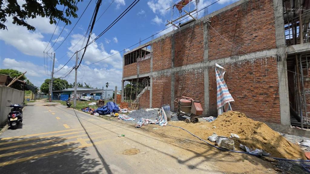 Đất 6.5x21m, góc 2 mặt tiền nhựa gần trường bùi văn ngữ xã bà điểm