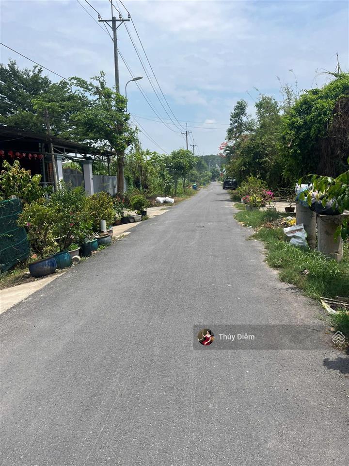 Cần bán gấp lô 173m2 đất gần cầu vượt củ chi giá 1,4 tỷ đ.nguyễn thị triệu  tt củ chi. sổ riêng