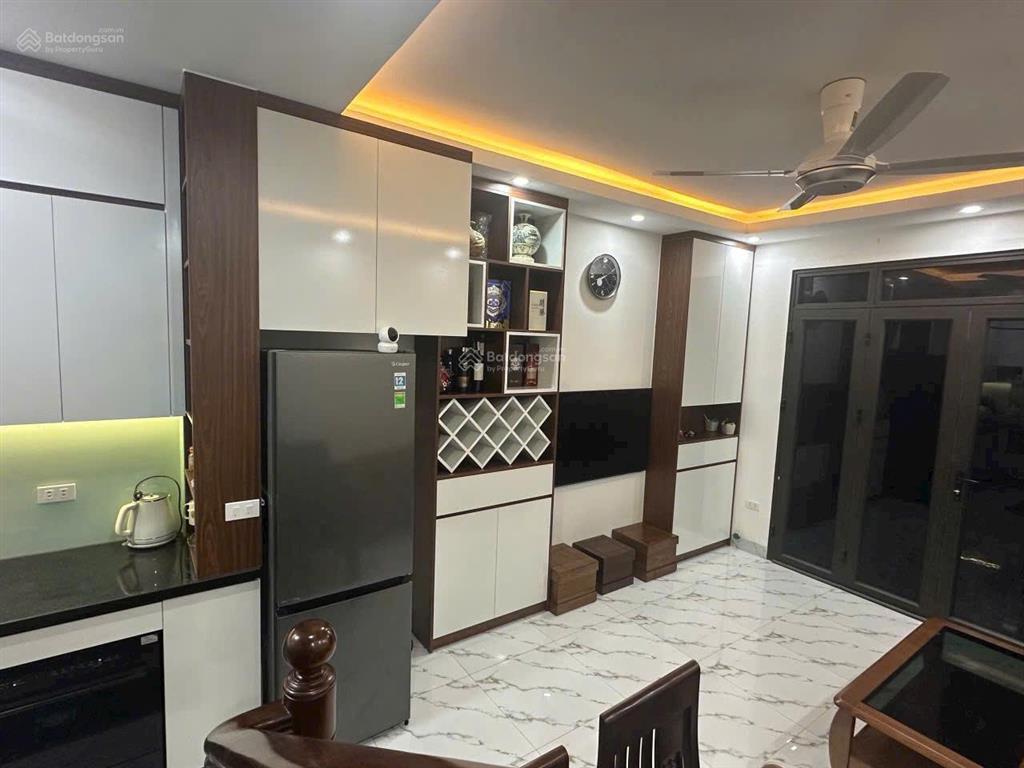 Gấp bán nhà phố quang trung 40m2 4 tầng phân lô ô tô dừng đỗ ngày đêm chỉ 8tỷ hơn