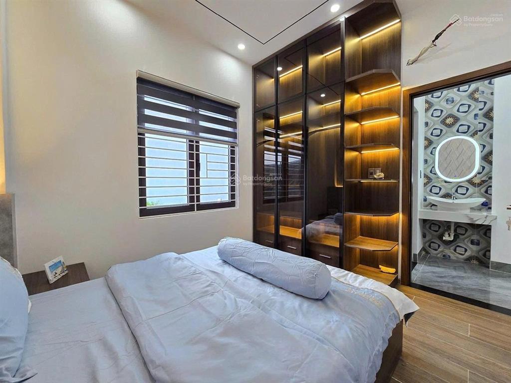 Chính chủ bán nhà 2 lầu (6mx20m) gần chợ phú lợi 2, đường trịnh quang nghị, giá 900 triệu. sổ riêng