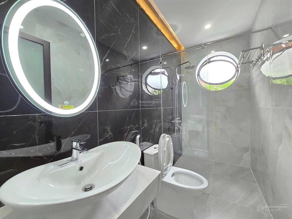 Chính chủ bán nhà 2 lầu (6mx20m) gần chợ phú lợi 2, đường trịnh quang nghị, giá 900 triệu. sổ riêng