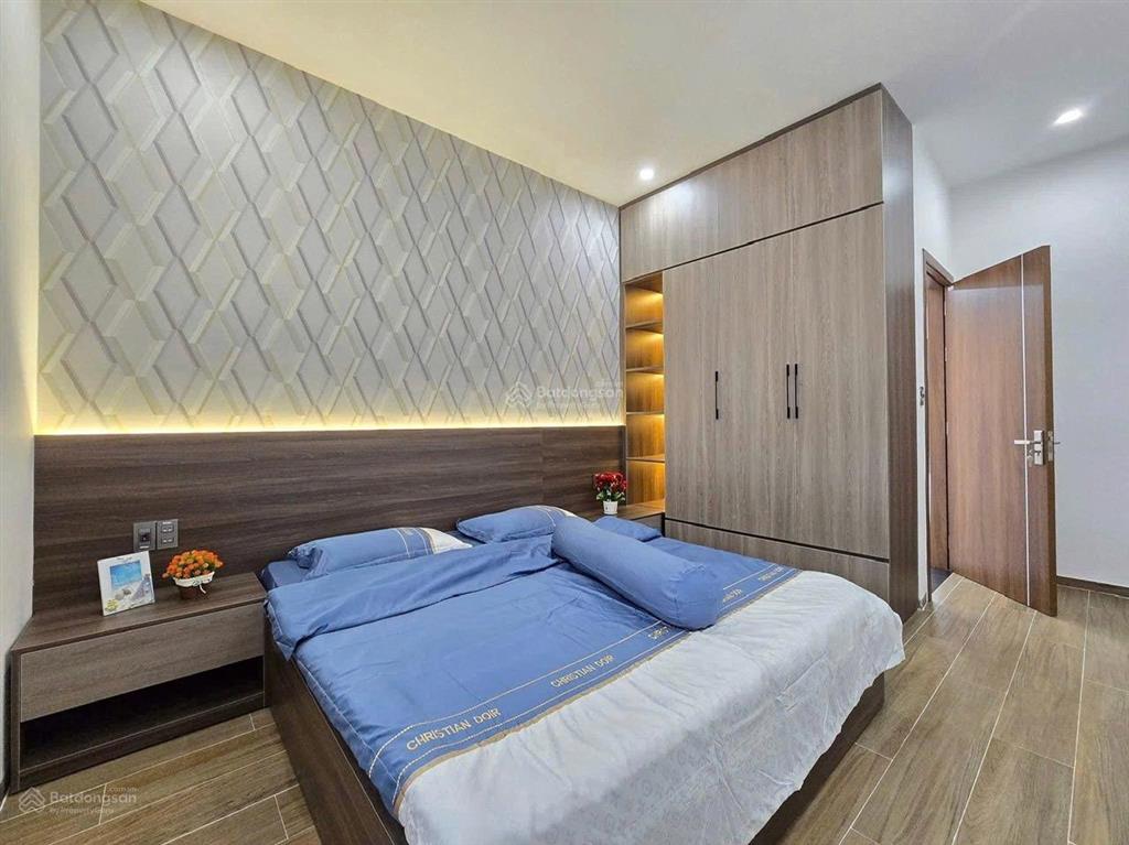Chính chủ bán nhà 2 lầu (6mx20m) gần chợ phú lợi 2, đường trịnh quang nghị, giá 900 triệu. sổ riêng