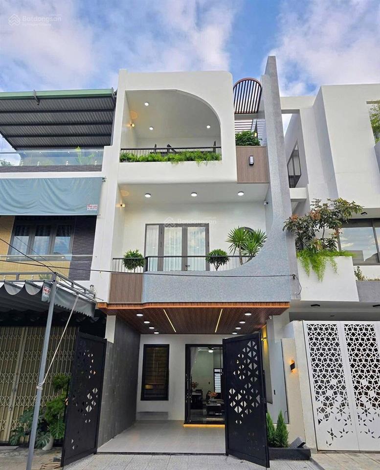 Chính chủ bán nhà 2 lầu (6mx20m) gần chợ phú lợi 2, đường trịnh quang nghị, giá 900 triệu. sổ riêng