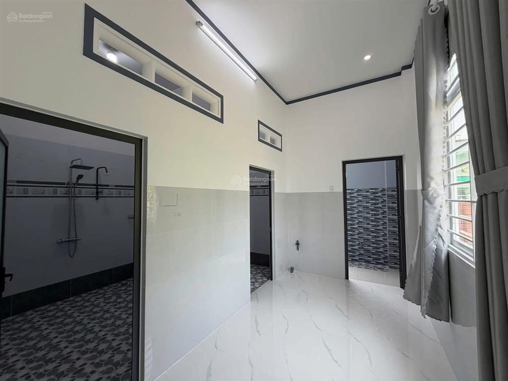 Cần bán nhà 2 lầu (5x24m) gần coôp hoà bình, giá 1ty086 triệu, đường hoà bình,quận tân phú sổriêng