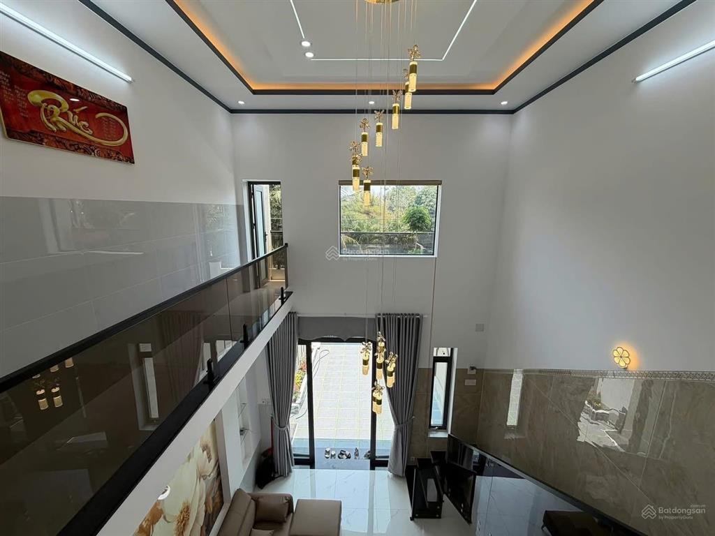 Cần bán nhà 2 lầu (5x24m) gần coôp hoà bình, giá 1ty086 triệu, đường hoà bình,quận tân phú sổriêng