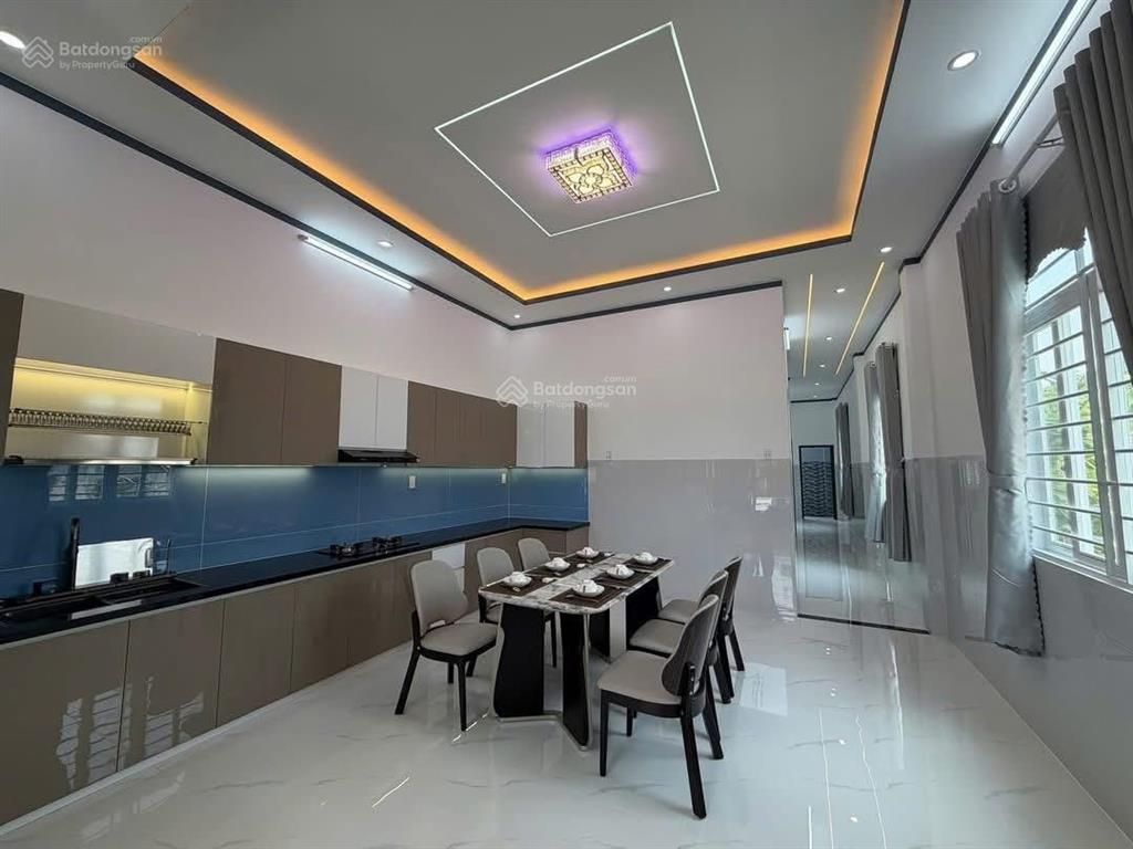 Cần bán nhà 2 lầu (5x24m) gần coôp hoà bình, giá 1ty086 triệu, đường hoà bình,quận tân phú sổriêng