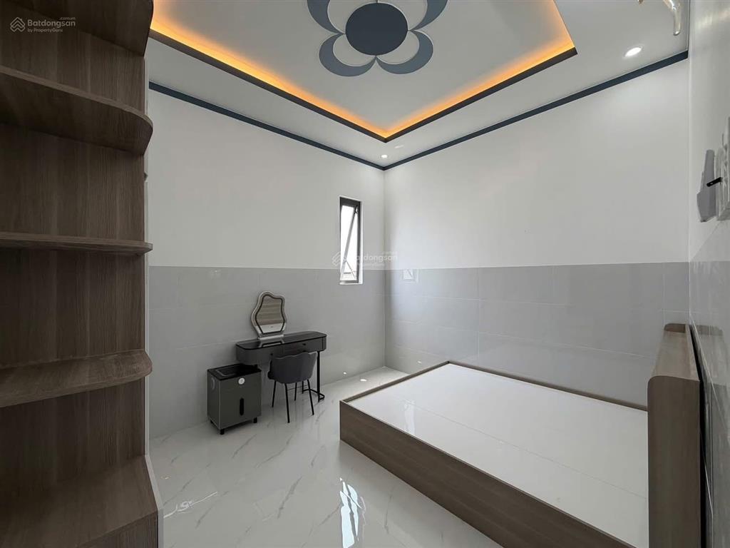 Cần bán nhà 2 lầu (5x24m) gần coôp hoà bình, giá 1ty086 triệu, đường hoà bình,quận tân phú sổriêng