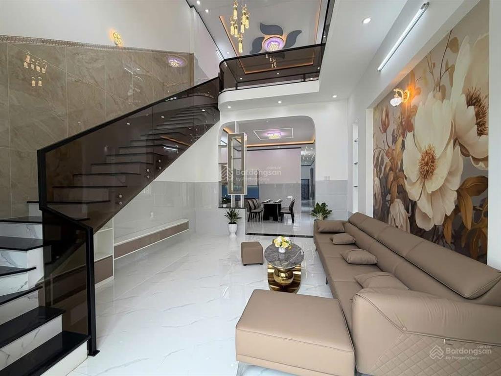 Cần bán nhà 2 lầu (5x24m) gần coôp hoà bình, giá 1ty086 triệu, đường hoà bình,quận tân phú sổriêng