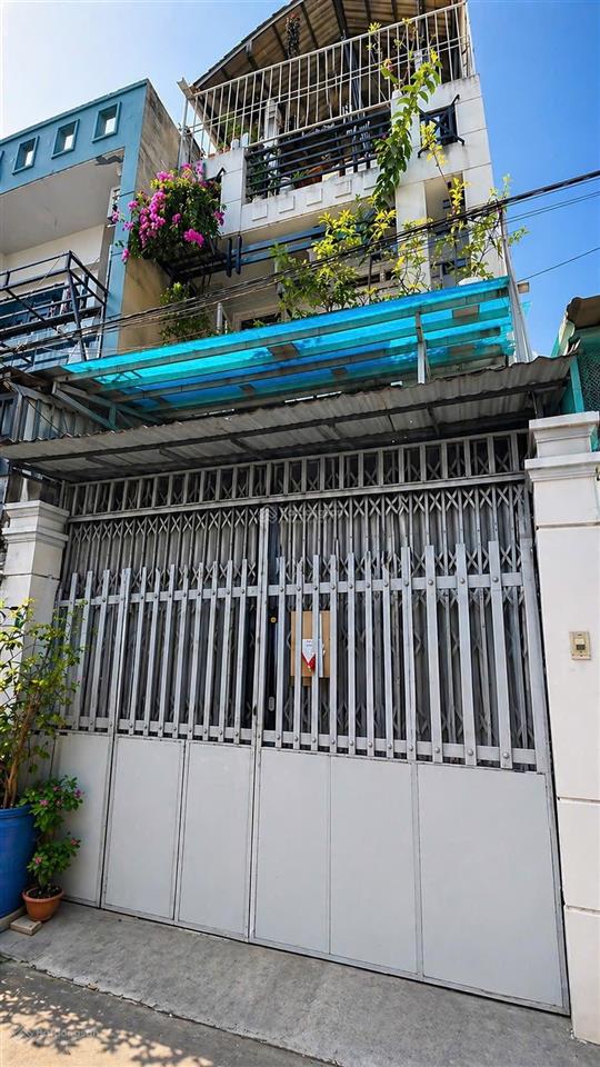 Cần bán nhà quận bình tân, mấy bước chân ra chợ. sát tân phú. 2 mặt hẻm