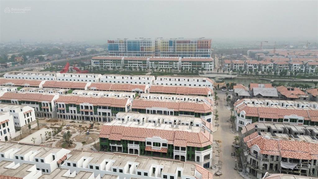 Chính chủ bàn nhà liền kề mặt đường lê công thanh 60m2 xây 4.5 tầng giá 4.7 tỷ. 0942 579 ***