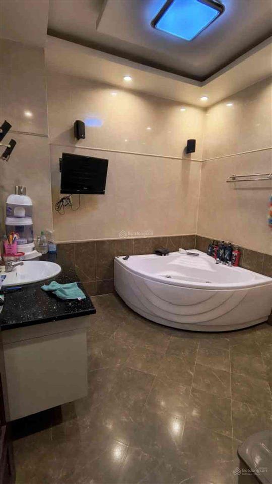 Bán nhà 5*20m phú thuận, quận 7, 15,5 tỷ, 100m2, 4 lầu, tháng máy