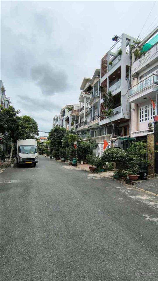 Bán nhà 5*20m phú thuận, quận 7, 15,5 tỷ, 100m2, 4 lầu, tháng máy